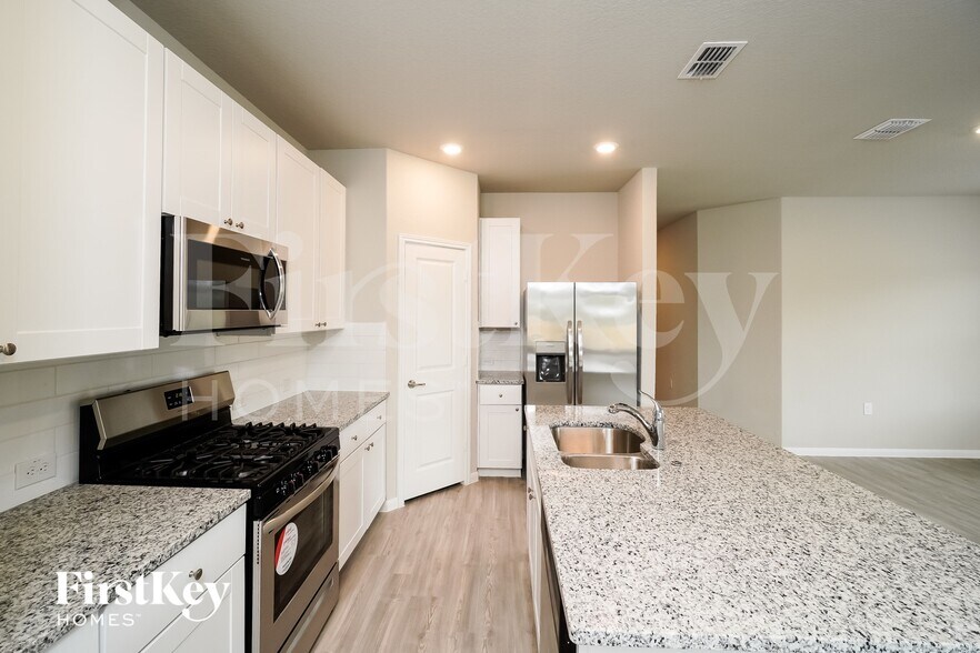 Building Photo - 6202 Marco Plains