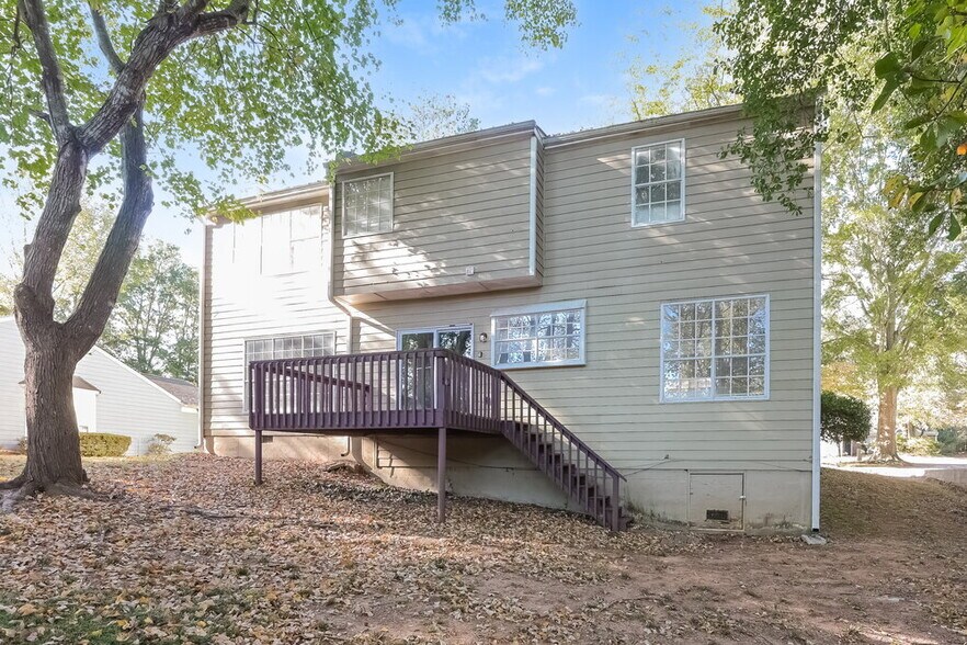 Building Photo - 700 Ashton Ln