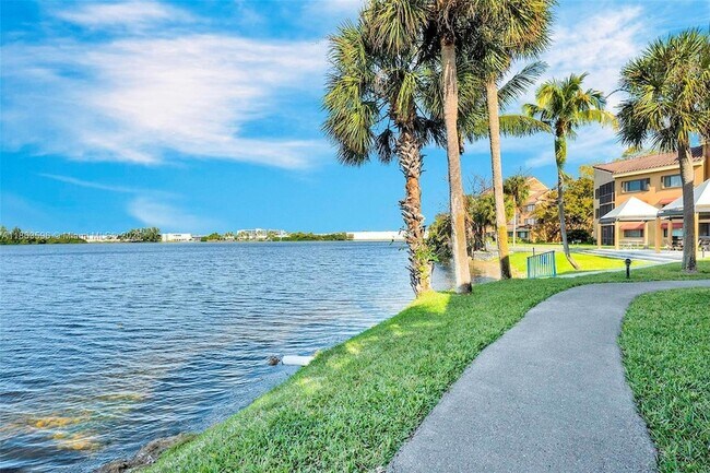 Building Photo - 15549 Miami Lakeway N