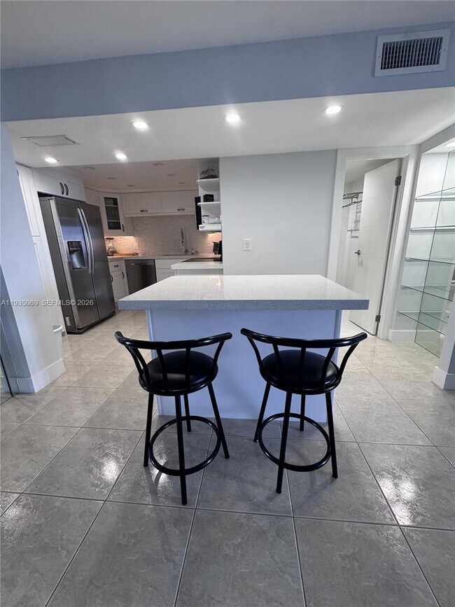 Building Photo - 1500 S Ocean Dr