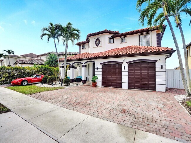 Building Photo - 6662 SW 166th Ct