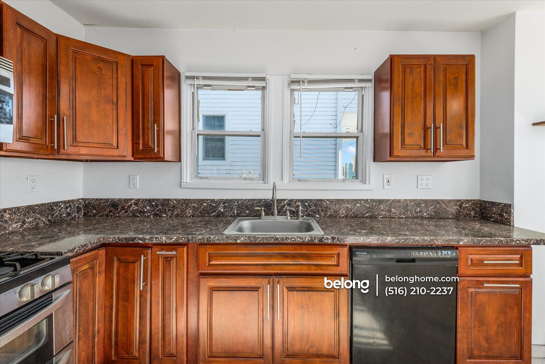 Building Photo - 2 Pirates Cove