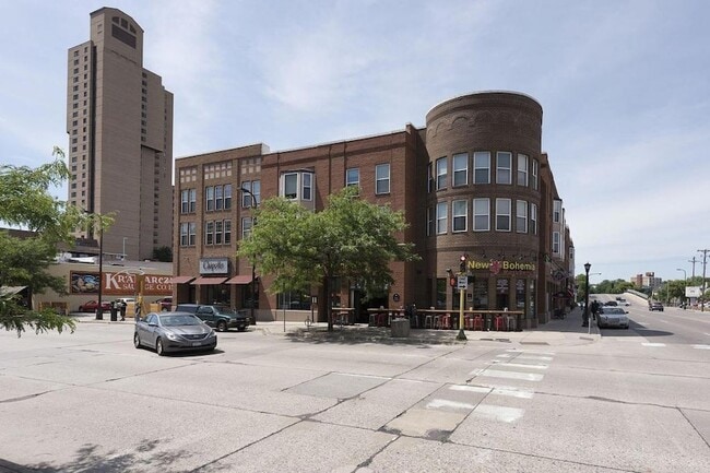 Building Photo - 215 7th St NE