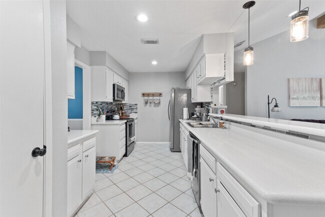 Building Photo - 105 Sweetgum Dr