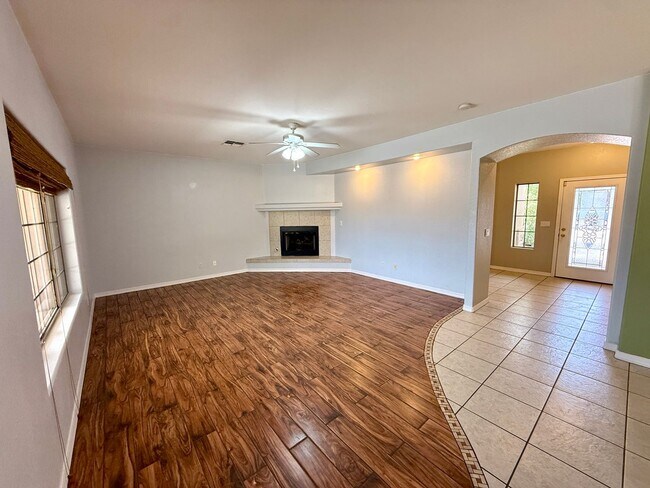 Building Photo - 2116 Roy Rogers Way