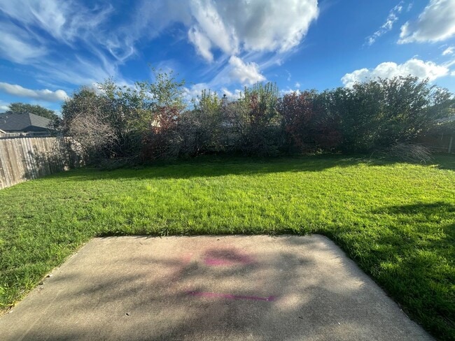 Building Photo - 5006 Glenoak Dr