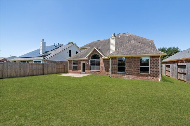 Building Photo - 24822 Dutton Point Dr