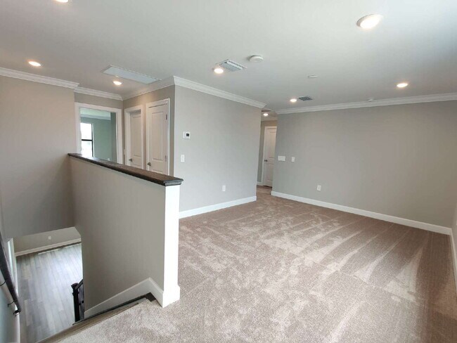 Building Photo - 6211 Baywood Ct