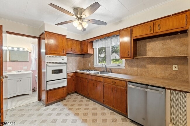 Building Photo - 69 Boyden Ave