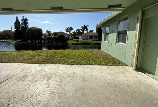 Building Photo - 1168 Hatteras Cir