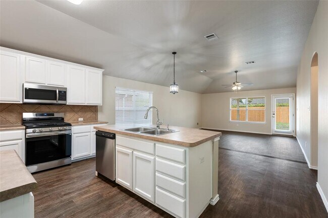 Building Photo - 4009 Veiled Falls Dr