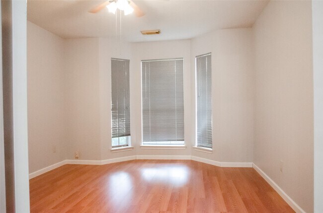 Building Photo - 16306 Cobble Springs Ct