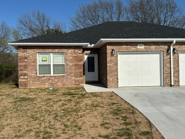 Building Photo - Brand New Neosho Unit now available for lease! $1,500 Rent/$1500 Deposit