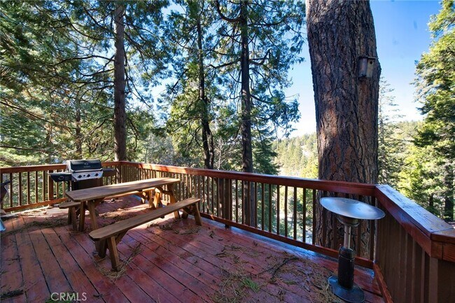 Building Photo - 31644 Christmas Tree Ln