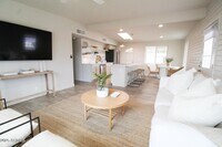 Building Photo - 7802 E Kimsey Ln