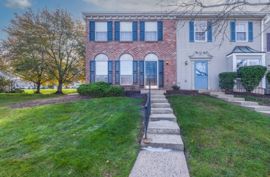 Primary Photo - 1101 Doolittle Dr