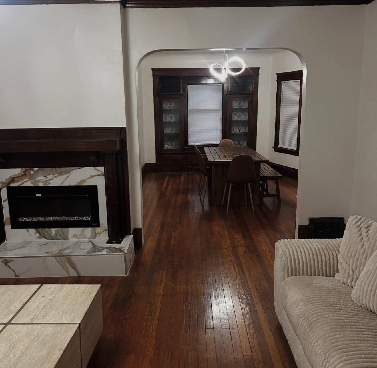 Building Photo - 2114 W 85th St