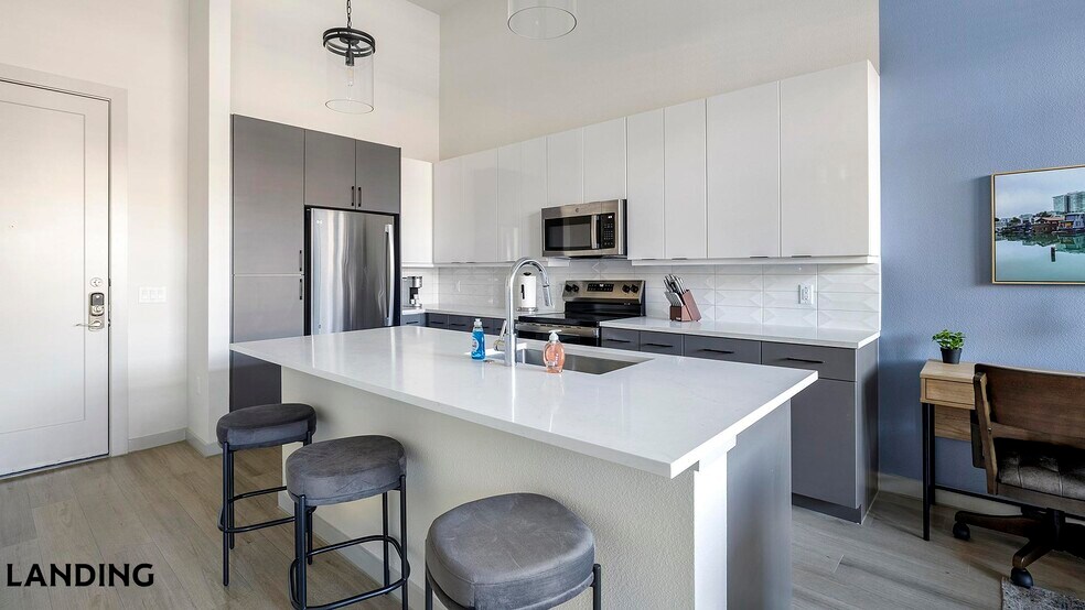 Building Photo - 1345 E 15th St