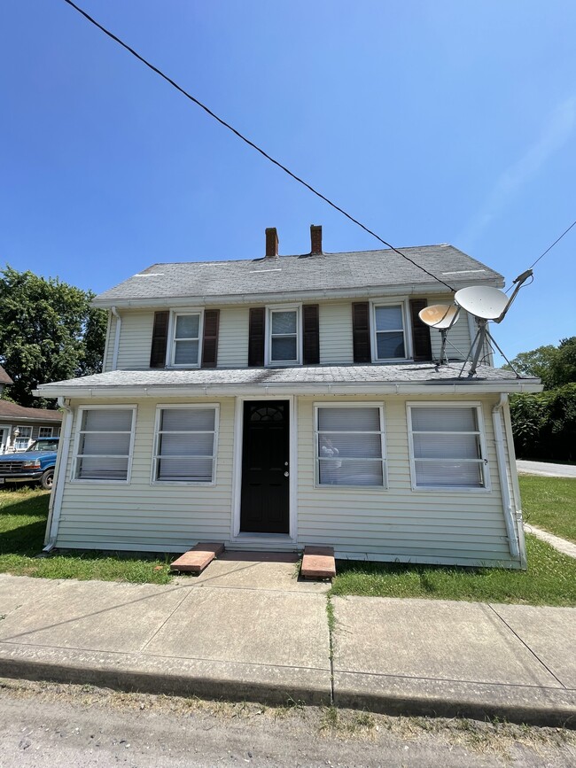 Primary Photo - 213 E Church St