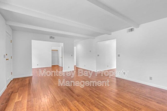 Building Photo - 2937 Lupin Ln