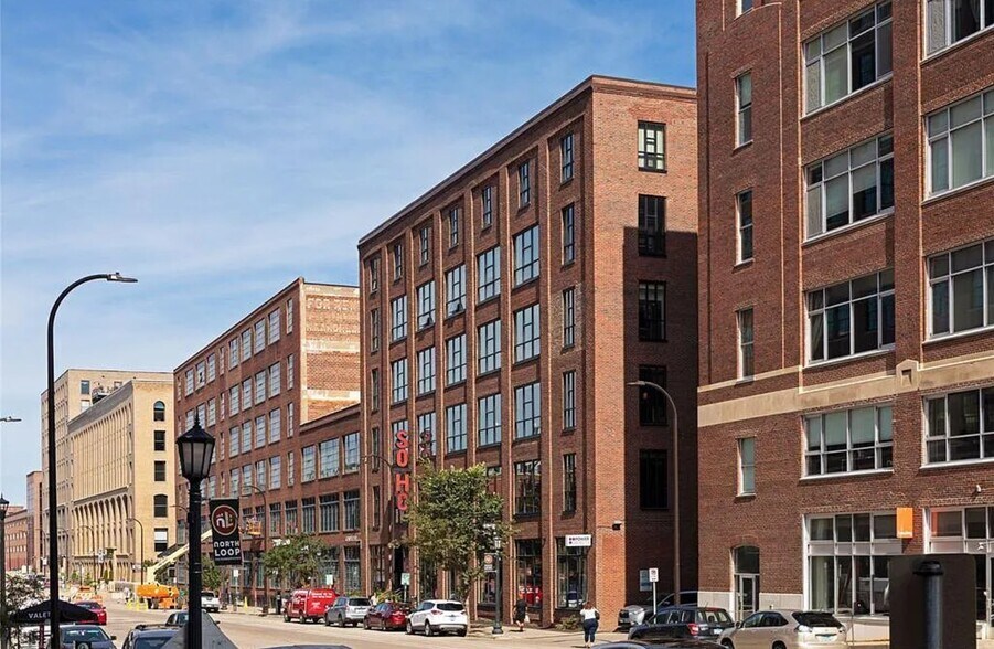 Building Photo - 718 Washington Ave N