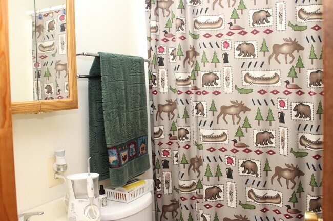 Building Photo - 318 Paradise Dr