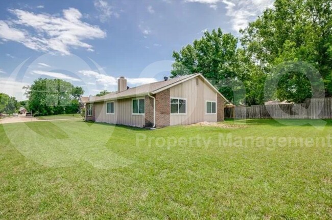 Building Photo - 408 Scenic Dr