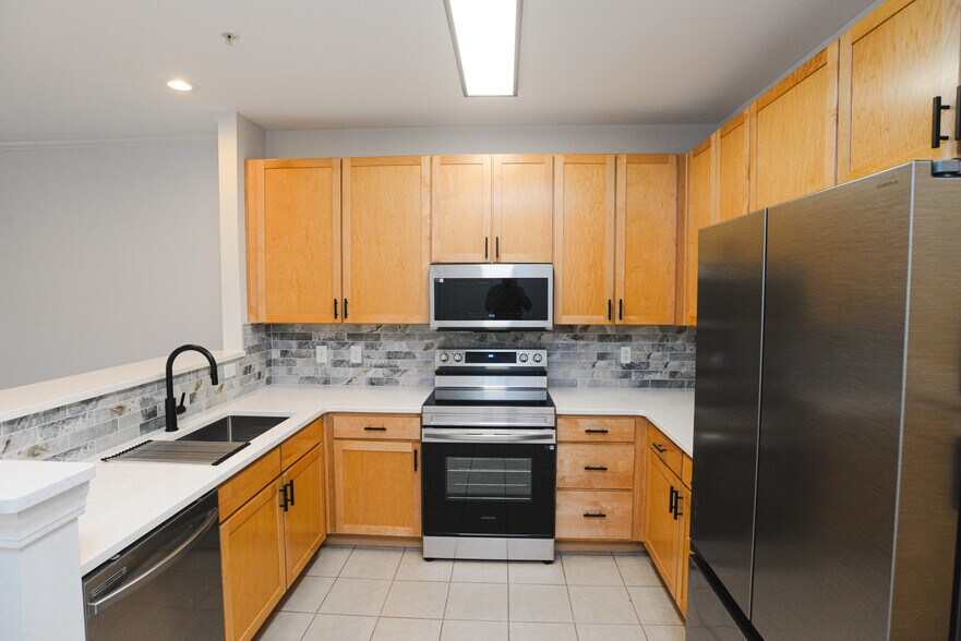 Building Photo - 1500 Cadfel Ct