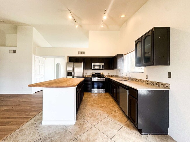 Building Photo - "Newly Renovated 3-Bedroom, 2-Bathroom Pool Home in Rancho Sereno!"