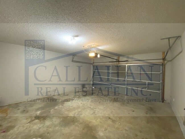 Building Photo - West LR Home