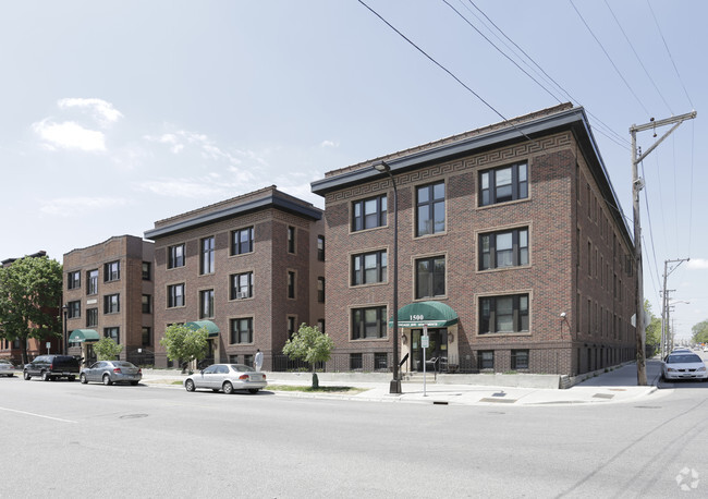 Primary Photo - Chicago Avenue Apartments