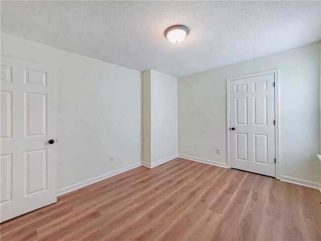 Building Photo - 2806 Vintage Wood Way