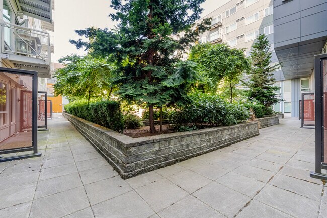 Building Photo - 2690 152nd Ave NE