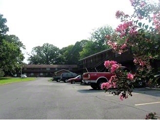 Primary Photo - Oakdale Apartments