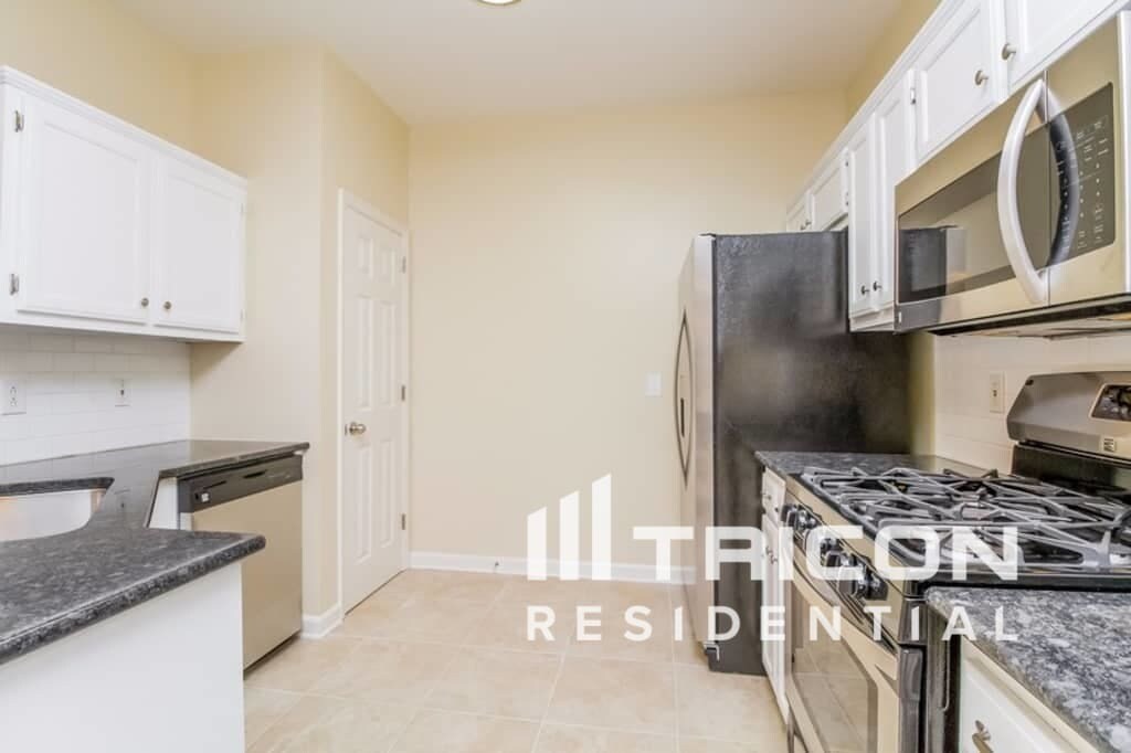 Building Photo - 1831 O'Reilly Cir