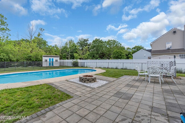 Building Photo - 210 Wingate Ct