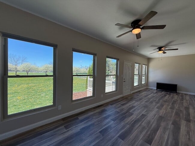 Building Photo - Maroa-Forsyth Ranch For Rent!