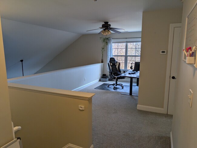 Building Photo - 6 Maxim Ct