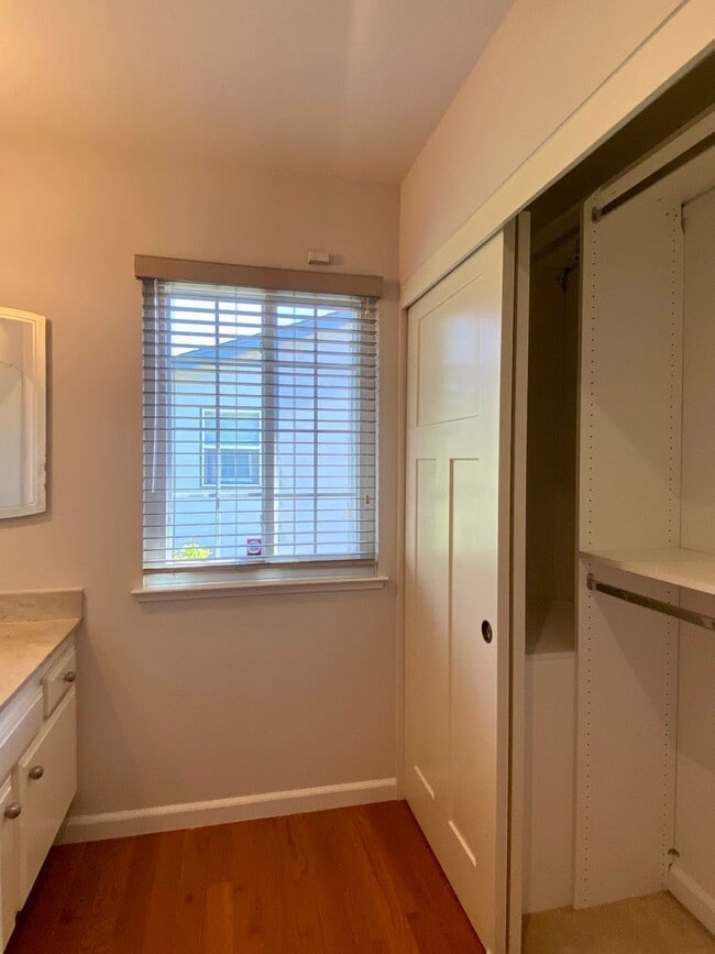 Building Photo - Large updated home located 3.9 Miles from Apple Headquarters, 8.6 miles form Googleplex