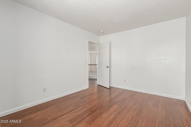 Building Photo - 12823 W Ash St