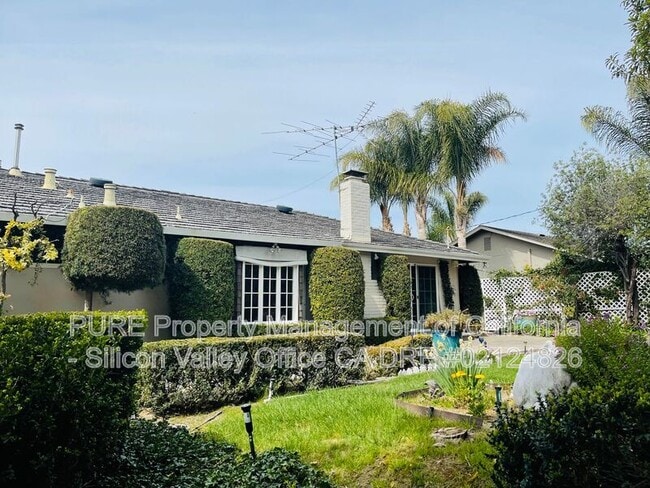 Building Photo - 1048 Savannah Drive