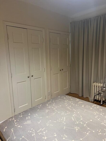 Building Photo - 221 E 50th St