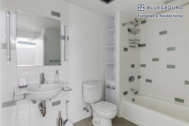 Building Photo - 23 Sidney St