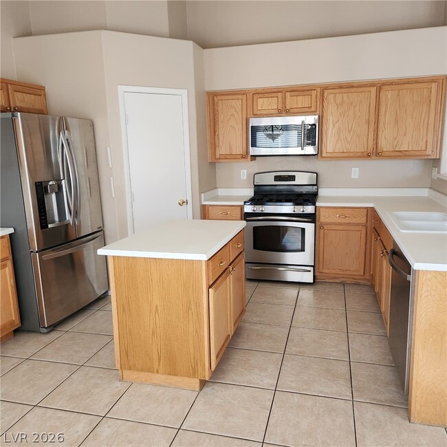 Building Photo - 8657 Majestic Vision Way