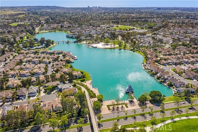 Building Photo - 17 Fallbrook