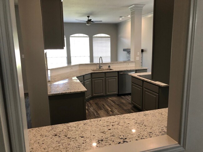 Building Photo - 4610 Plantation Creek Dr