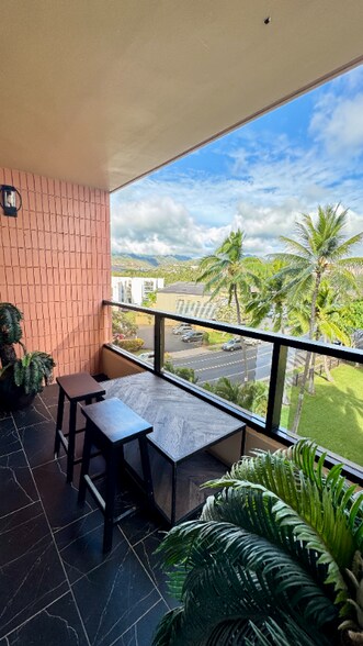 Building Photo - 975 Ala Lilikoi St