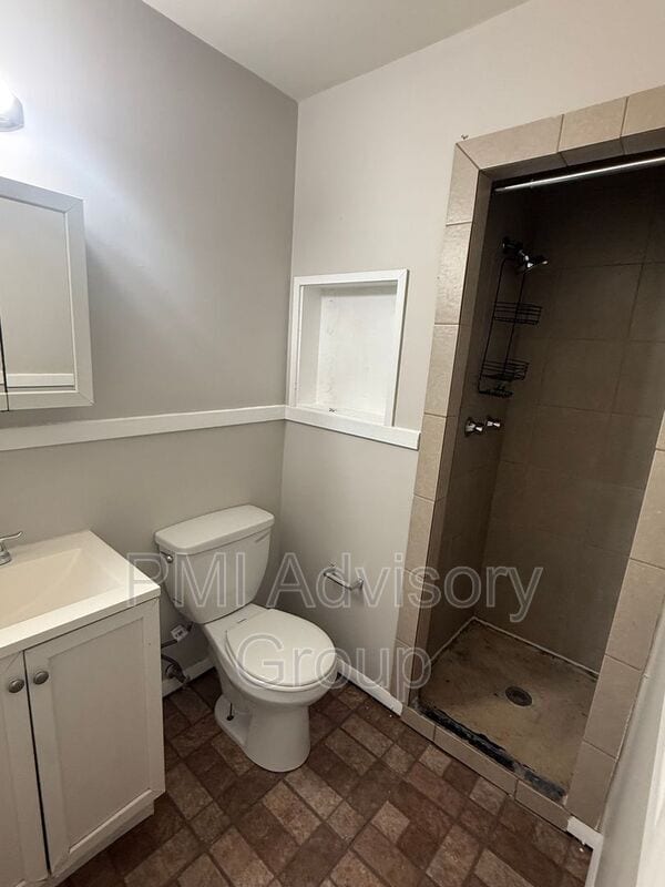 Building Photo - 3105 SE Adams St