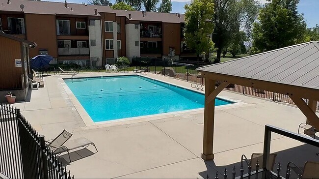 Building Photo - 2 Bedroom 2 Bath Condo in Salt Lake City!