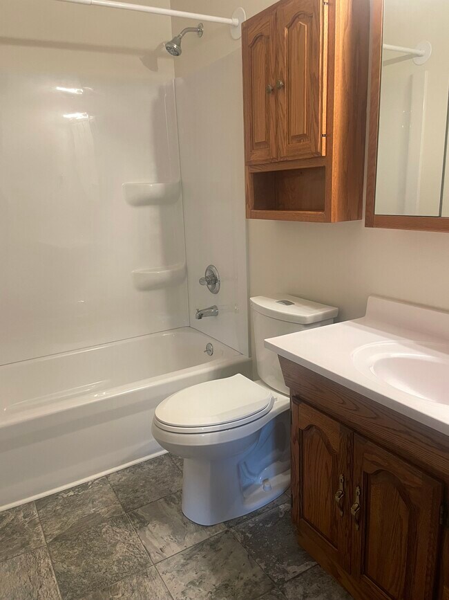 Building Photo - 425 8th Ave NE